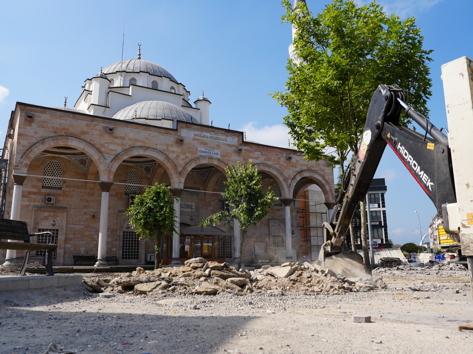 CEDİDİYE MEYDANI İLE İSTANBUL CADDESİ BÜTÜNLEŞECEK