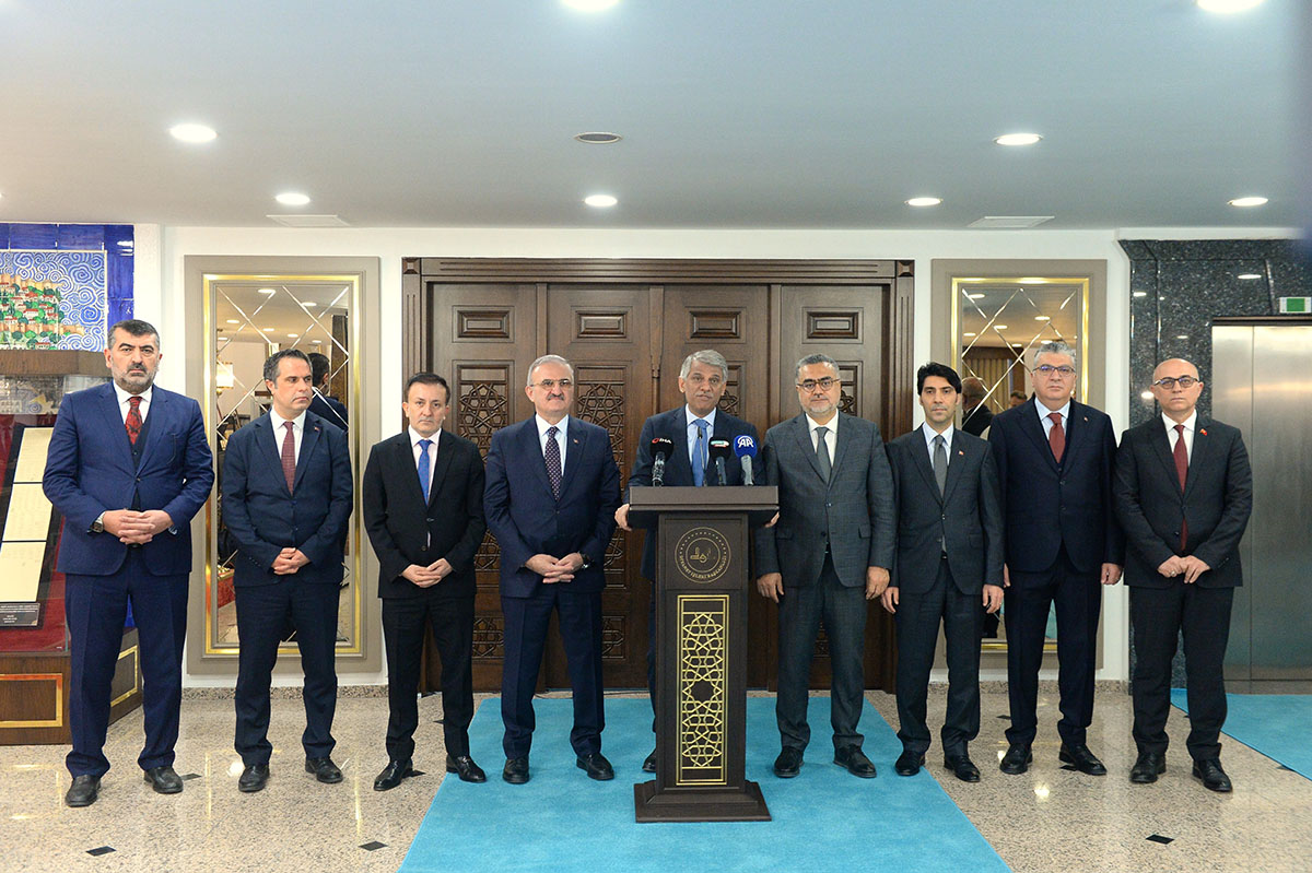 YETKİLİLERDEN HAC VİZESİ UYARISI GELDİ!