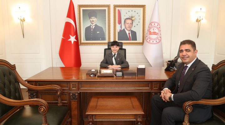 VALİ ASLAN KOLTUĞUNU NİL SU EYLÜL CAN’A DEVRETTİ!