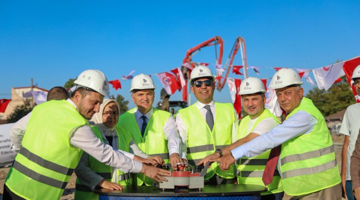 TUHAFİYECİLER PAZARYERİNİN TEMELİ ATILDI!