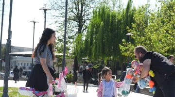 MİNİK YÜREKLERDEN KOCAMAN DÜRÜSTLÜK!