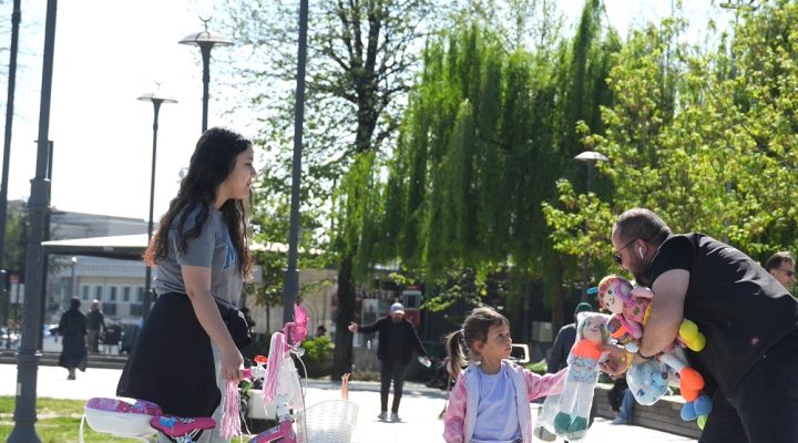 MİNİK YÜREKLERDEN KOCAMAN DÜRÜSTLÜK!