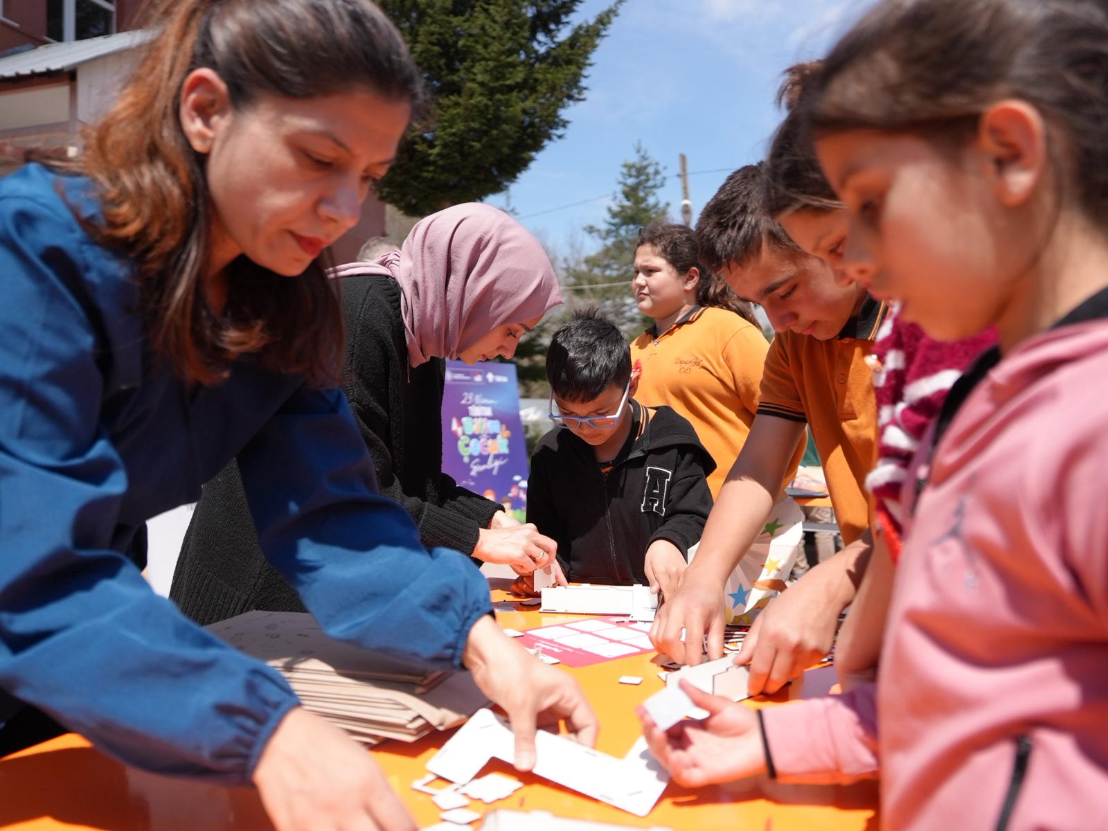 23 NİSAN COŞKUSU KÖY OKULUNA TAŞINDI!